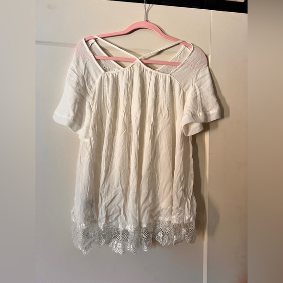 POL White/Silver Short Sleeve Blouse NWOT - Picture 2 of 6